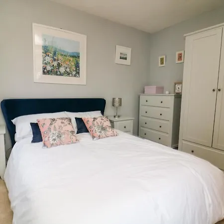 Cornerways, 8 North Lane *