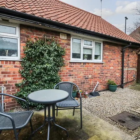 Cornerways, 8 North Lane * York