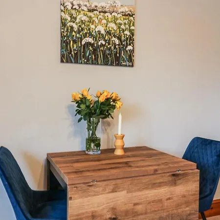 Cornerways, 8 North Lane