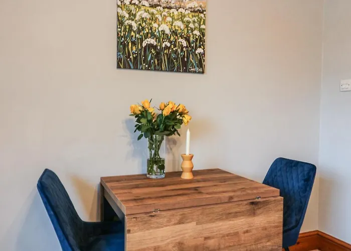 Cornerways, 8 North Lane