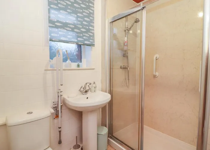 Cornerways, 8 North Lane