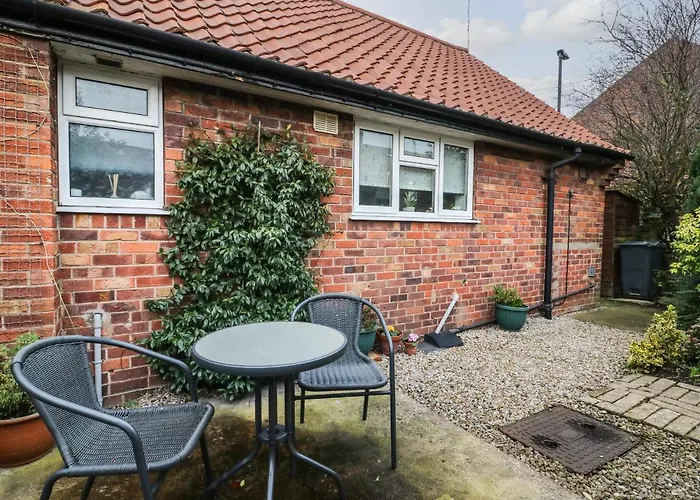 Cornerways, 8 North Lane * York